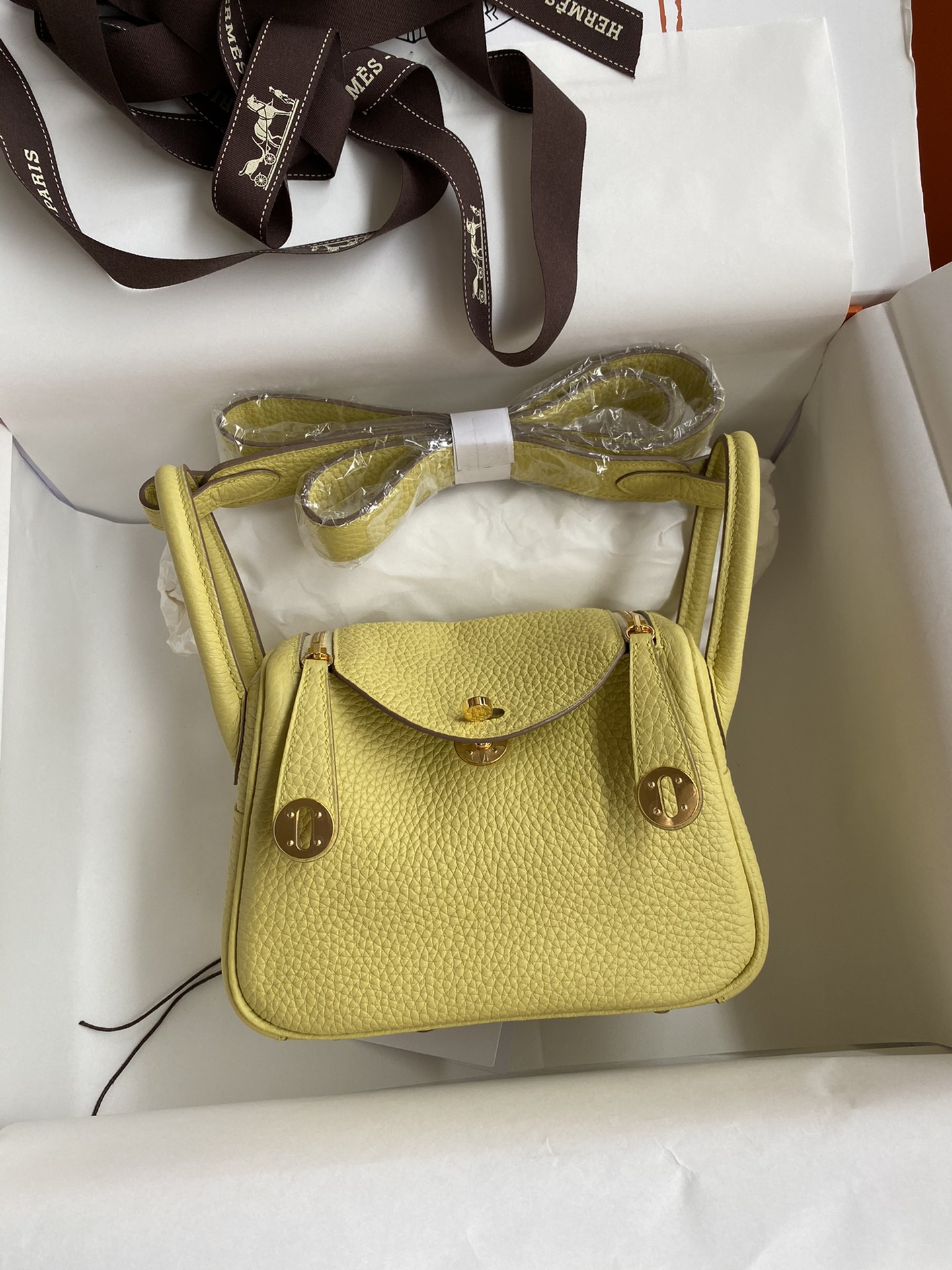 Hermes Mini Lindy 19cm Handbag Shoulder Bag In Jaune Poussin Clemence Leather